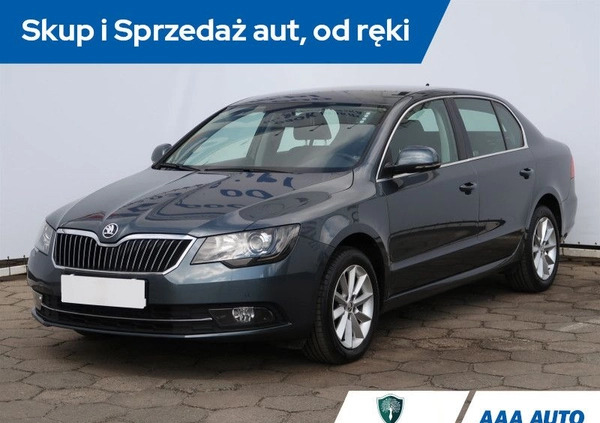 Skoda Superb cena 50000 przebieg: 144305, rok produkcji 2015 z Cedynia małe 326